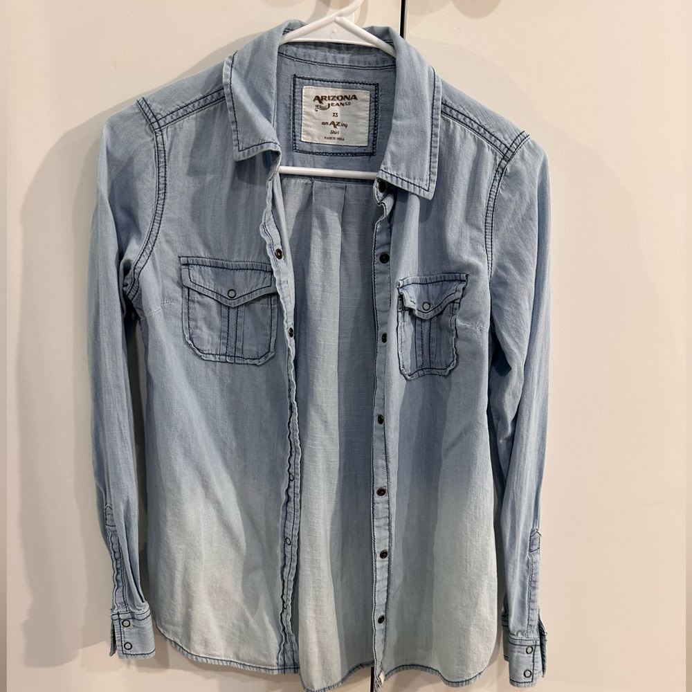 Arizona Jean Company Faded Blue Casual Shirt